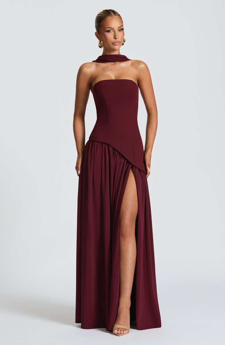 Robe longue chic fendue de luxe
