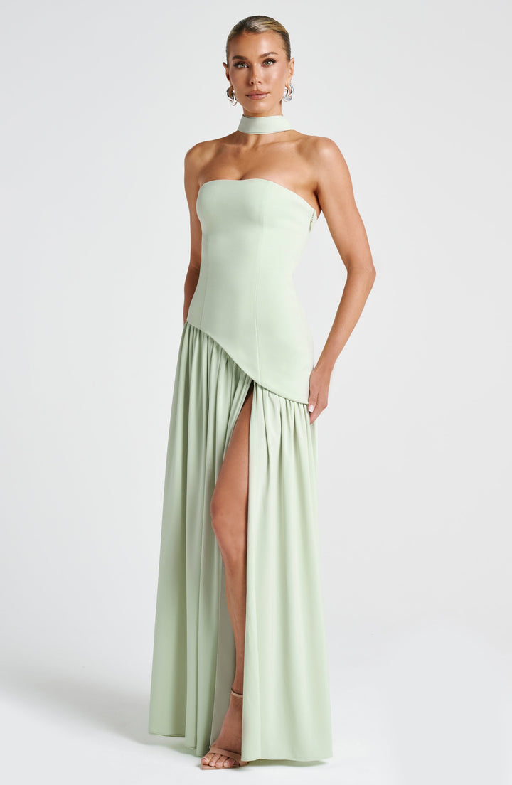Robe longue chic fendue de luxe